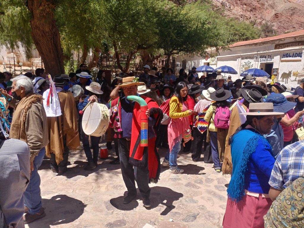 Encuentro de Copleros en Purmamarca, la unión de los pueblos a través ...